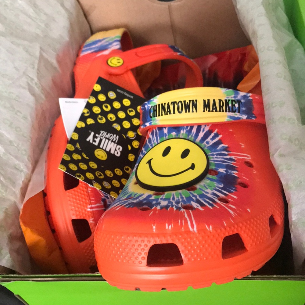 Chinatown market x Crocs td smiley size 8 M 10 W